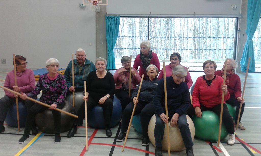 Le Point Info Seniors anime des ateliers comme la gym douce dans les résidences seniors du Lévézou (Alrance, Curan, Salles-Curan, ségur, Vezins de Lévézou, Villefranche de Panat) en Aveyron