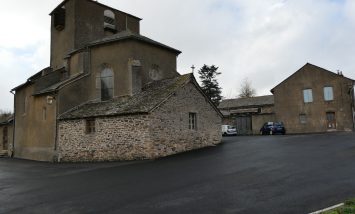 Place de l'Eglise de la Capelle-Farcel suite à l'opération Coeur de Village